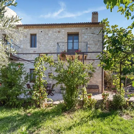 Belvilla By Oyo Vibrant Cottage Near Lake In Bomba