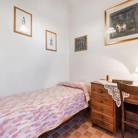 Holiday home Cottage In Bomba Near Lake Bomba *