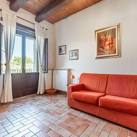 Holiday home Cottage In Bomba Near Lake Bomba